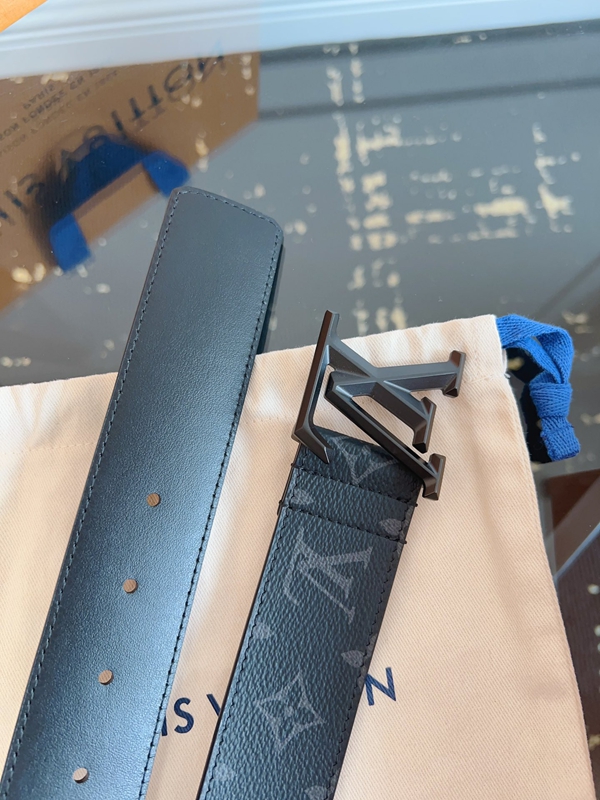 ルイヴィトンベルト素材ディテール